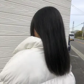 セミロング 半田 知穂のヘアスタイル
