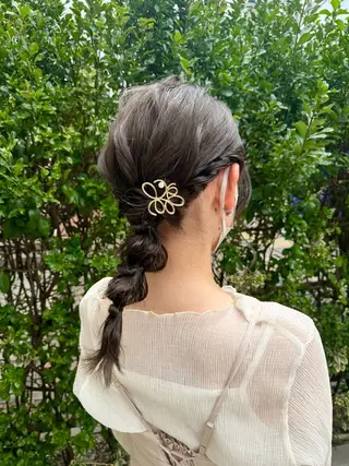 ミディアム ヘアアレンジ キッズ 透け感カラー🌿 小島 りなのヘアスタイル