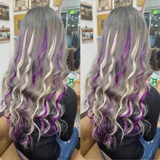 ロング カラー モモカ/ハイトーン /バレイヤージュのヘアスタイル