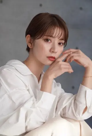 ショート ayano / 透明感・くすみカラーのヘアスタイル