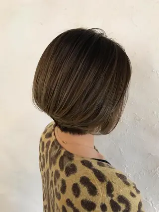 ショート カラー 伊藤 優希のヘアスタイル