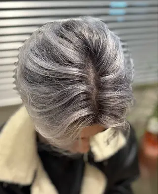 ミディアム カラー メンズ men's salon Gaudi池袋所属・メンズ特化🔥韓国風 ハイトーン/愛須のヘアスタイル