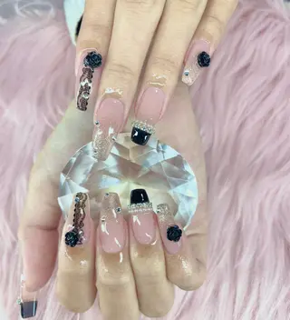 ネイル Rie Beauty所属・リエ ビューティのネイルデザイン