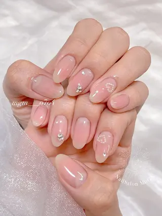 MoON...❤︎ MeGuのネイルデザイン