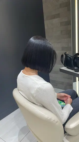 ショート カラー 小磯 維織のヘアスタイル