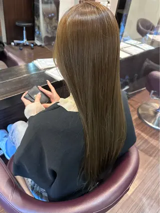 ロング カラー 出路 亜理紗のヘアスタイル