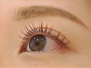 マツエク・マツパ アイフラッシュ京阪百貨店くずはモール店所属・北脇 愛望のマツエク・マツパデザイン