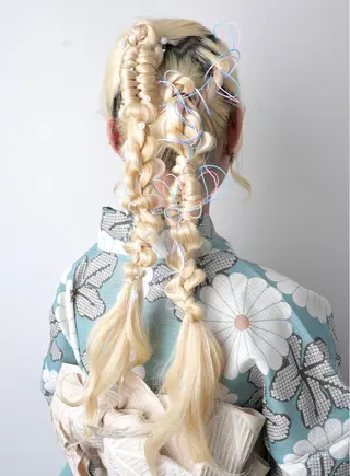 ロング カラー パーマ ヘアアレンジ 推し活専用 【派手髪】飯野ゆかりのヘアスタイル