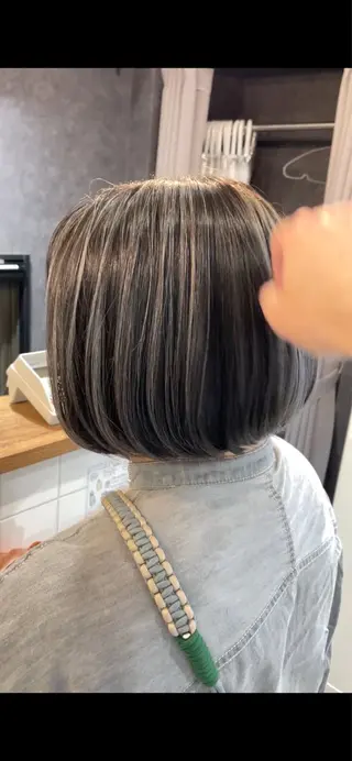 ショート カラー ulQua 戸田のヘアスタイル