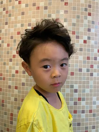 パーマ メンズ キッズ Queen's  gate昭和所属・藤原 亮太のヘアスタイル