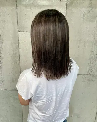 ミディアム 大内 志穂のヘアスタイル