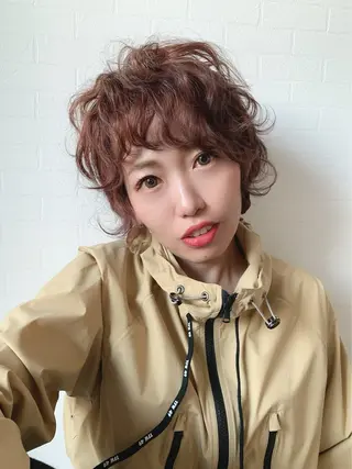 ショート カラー 石黒 よう子のヘアスタイル