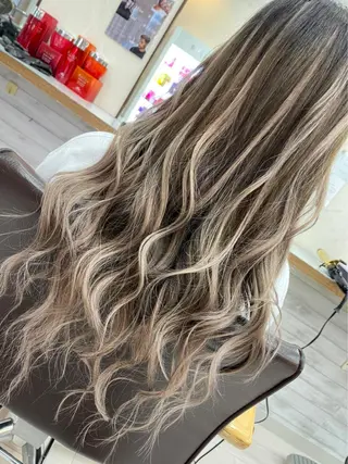 セミロング LOPEZ LAB所属・🦁LOPEZLAB /RUNA🌙のヘアスタイル