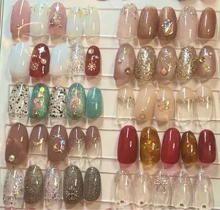 ネイル キャンアイドレッシー六本木店所属・MIKA／耳ツボ ／マグネットネイルのネイルデザイン