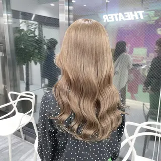 カラー セミロング ブラウンベージュ🤎 ブリーチなし🤎のヘアスタイル