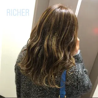 セミロング カラー Aujua ソムリエ 勝又舞夏のヘアスタイル