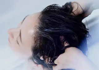 ユン チェウォン NEROのヘアスタイル