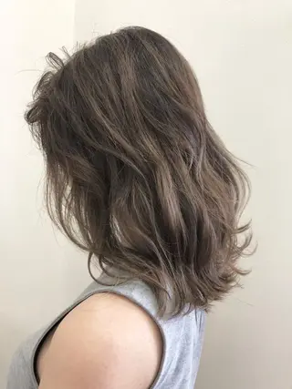 ミディアム Asian Hair &Eyebrowのヘアスタイル
