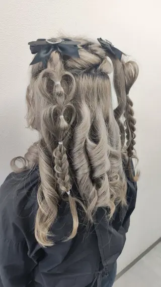 ロング ヘアアレンジ カラーモデル💙 MoE💙🐈‍⬛のヘアスタイル