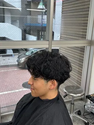 パーマ メンズハイトーン 北斗💍レイヤーのヘアスタイル