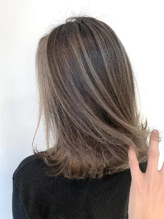 カラー セミロング ✴️Siesta✴️ 髪質改善艶カラーのヘアスタイル