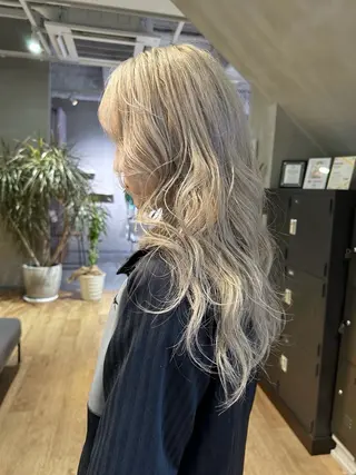 ロング mei🪽 カラーモデルのヘアスタイル
