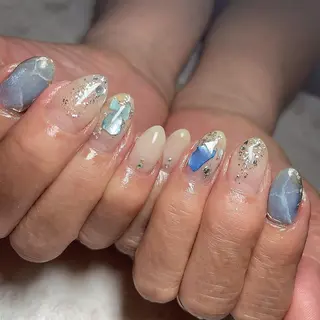 ミディアム 知花 梨花のネイルデザイン