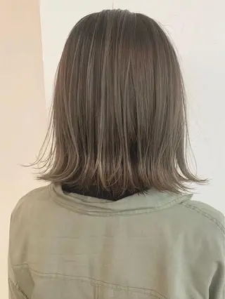 ショート カラー 透明感カラー 大人グレージュ有村のヘアスタイル