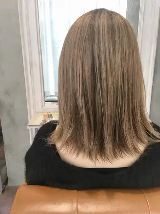 ミディアム カラー EMANON天神所属・Hitomi Ezakiのヘアスタイル