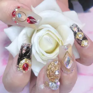 ネイル エステとネイル ローズコンフォートのネイルデザイン