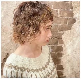 ショート パーマ ブリーチ、パーマ 西部笑のヘアスタイル