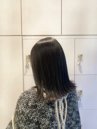 セミロング NaVIユウジ ブリーチカラーのヘアスタイル