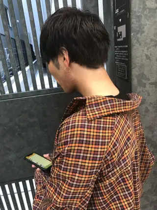 ショート カラー メンズ ウルフカット／吉村 桃子のヘアスタイル