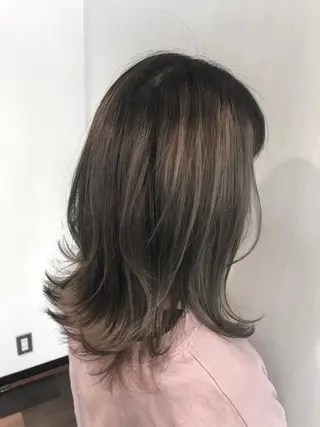 ミディアム カラー ひろせ かなのヘアスタイル