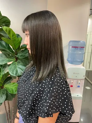 セミロング カラー ハイトーン/パーソナ ルカラー診断・ユキノのヘアスタイル