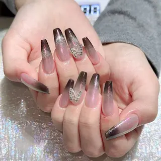 ネイル Queens テイのネイルデザイン