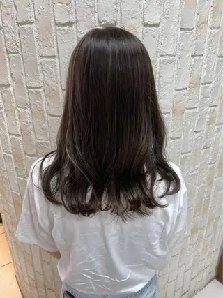 セミロング カラー Juri ジュリのヘアスタイル