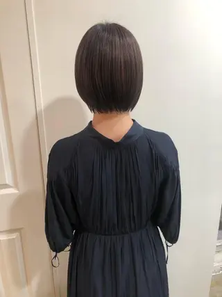 ショート カラー MIOベージュカラー 柔らかいカラーのヘアスタイル