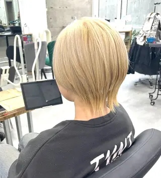 ショート カラー ✨ブリーチ特化✨ 💚Acchon💚のヘアスタイル
