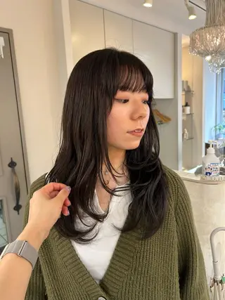 カラー moeka 表参道のヘアスタイル