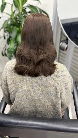 セミロング カラー カケヒ セナのヘアスタイル