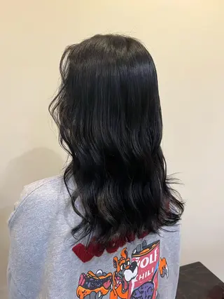 カラー KOKORO 中村 朱里のヘアスタイル