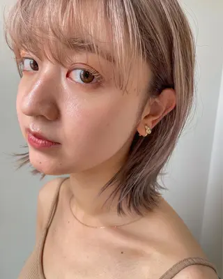 ミディアム カラー 岡本康平/ボブ /ブリーチ/レイヤーのヘアスタイル