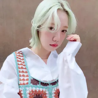 ショート カラー 岡野 静華のヘアスタイル