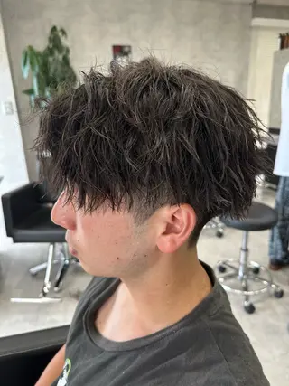 ショート パーマ メンズ ユウ🪄 パーマ指名No1のヘアスタイル