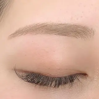 アイブロウ Mellow Mew 酒見あきのマツエク・マツパデザイン