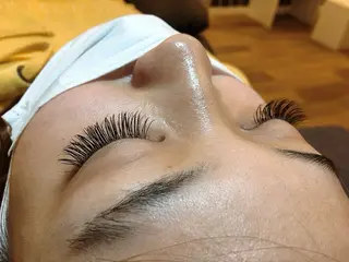 マツエク・マツパ Violet所属・【Violet】 ERIKA🪽のマツエク・マツパデザイン