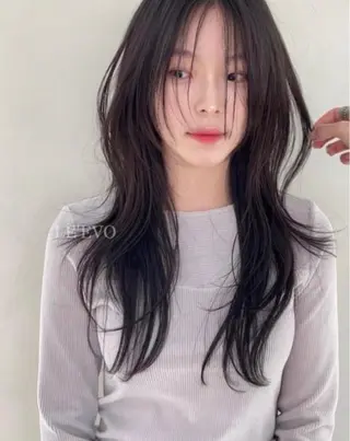 ロング salowin 原宿 aroa所属・韓国／ハッシュカット ／透明感カラー／金野のヘアスタイル