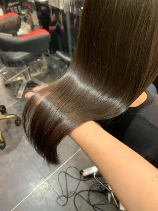 ロング 艶髪/白髪ぼかし ヘッドスパ/大野結菜のヘアスタイル