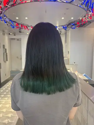 ミディアム カラー HIKARI🐈‍⬛ ハイトーン×デザインのヘアスタイル